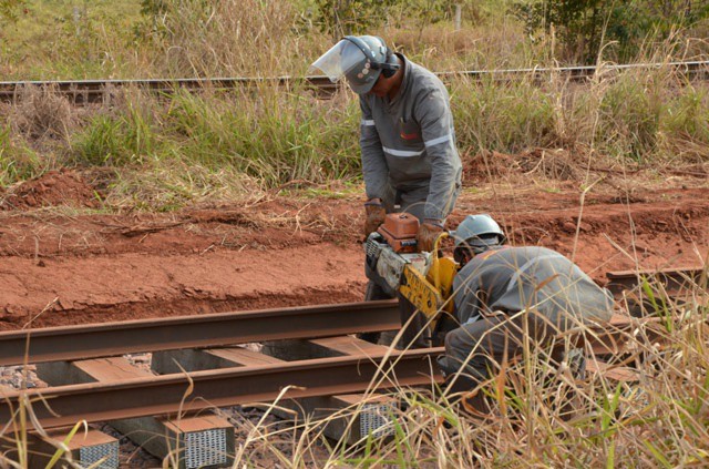 Prefeita faz visita técnica às obras do Contorno Ferroviário