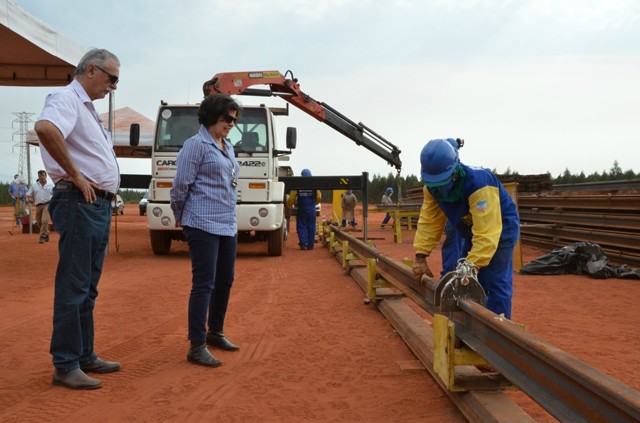 Prefeita faz visita técnica às obras do Contorno Ferroviário