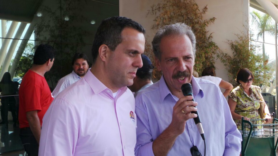 Delcídio Amaral e Ricardo Ayache acabam de desembarcar em Três Lagoas