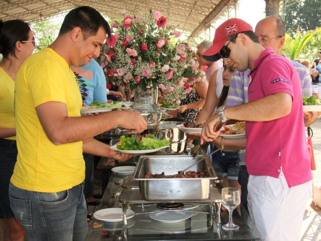 Festa do Garçom reúne mais de 500 pessoas em Três Lagoas