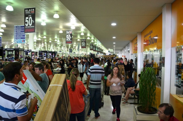 Shopping China atrai turistas no Black Friday Fronteira 2014
