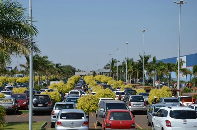 Shopping China atrai turistas no Black Friday Fronteira 2014