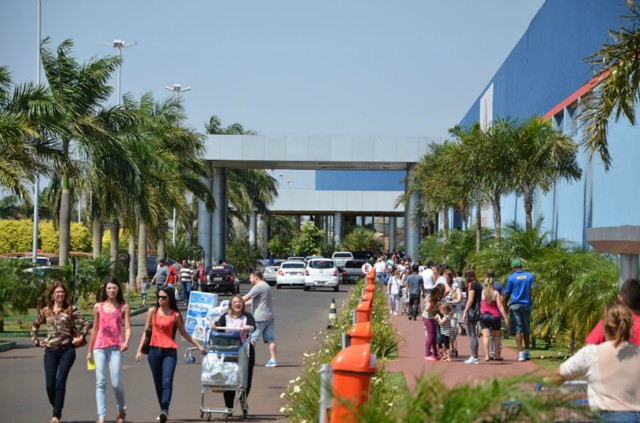 Shopping China atrai turistas no Black Friday Fronteira 2014