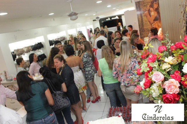 Coquetel no Pimenta Doce apresenta a clientes e patrocinadores Nelma Penteado Coquetel no Pimenta Doce apresenta a clientes e patrocinadores Nelma Penteado
