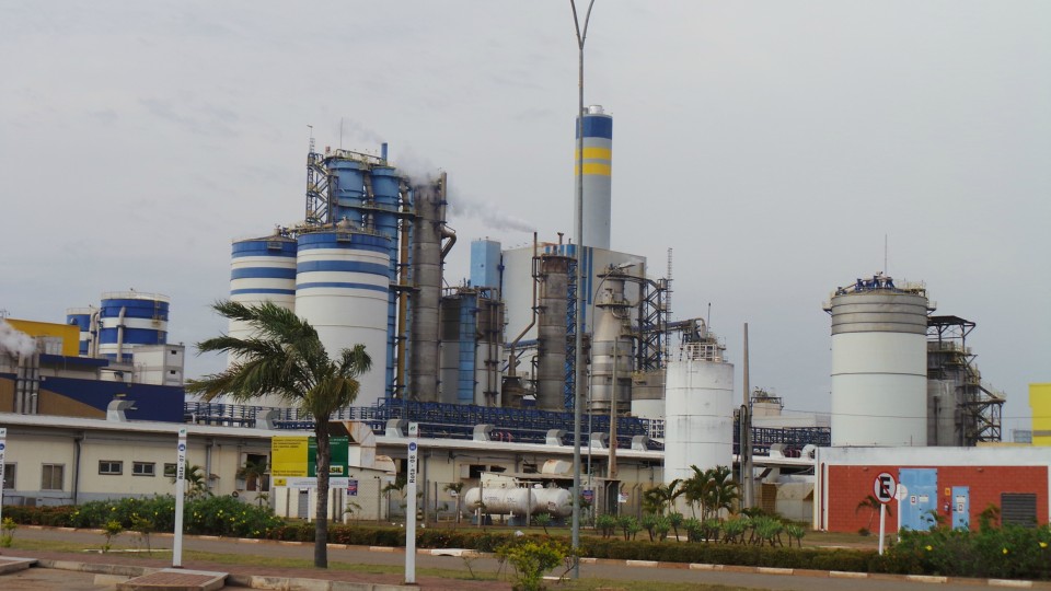 Em Três Lagoas, movimentos sindicais fazem manifestação na Fibria e IP por reajuste salarial