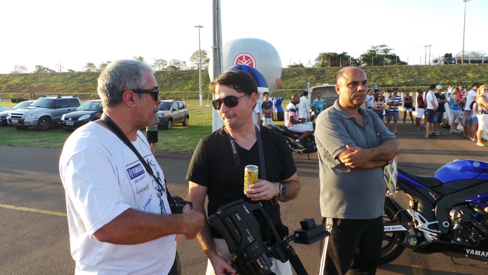 Muita adrenalina e emoção marca apresentação da equipe de Jorge Negretti em Três Lagoas Muita adrenalina e emoção marca apresentação da equipe de Jorge Negretti em Três Lagoas