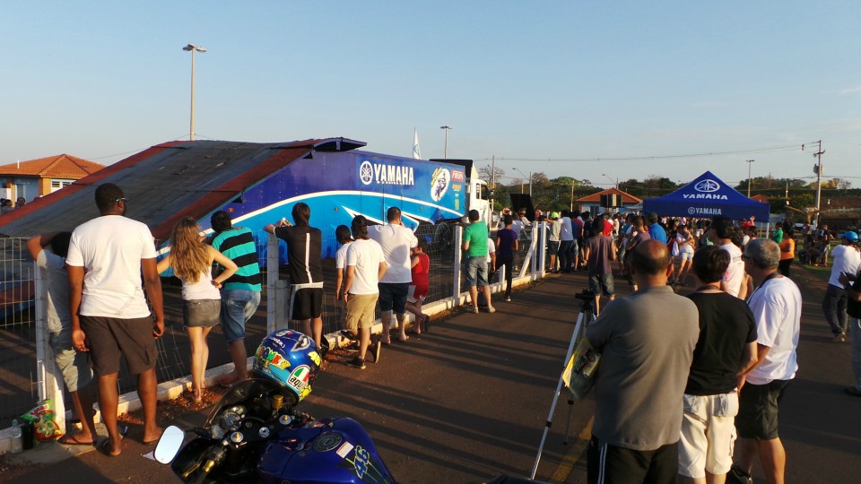 Muita adrenalina e emoção marca apresentação da equipe de Jorge Negretti em Três Lagoas Muita adrenalina e emoção marca apresentação da equipe de Jorge Negretti em Três Lagoas