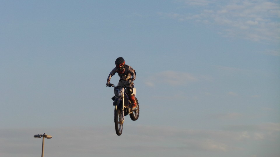 Muita adrenalina e emoção marca apresentação da equipe de Jorge Negretti em Três Lagoas Muita adrenalina e emoção marca apresentação da equipe de Jorge Negretti em Três Lagoas