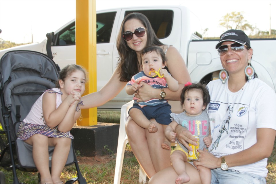 Muita adrenalina e emoção marca apresentação da equipe de Jorge Negretti em Três Lagoas Muita adrenalina e emoção marca apresentação da equipe de Jorge Negretti em Três Lagoas