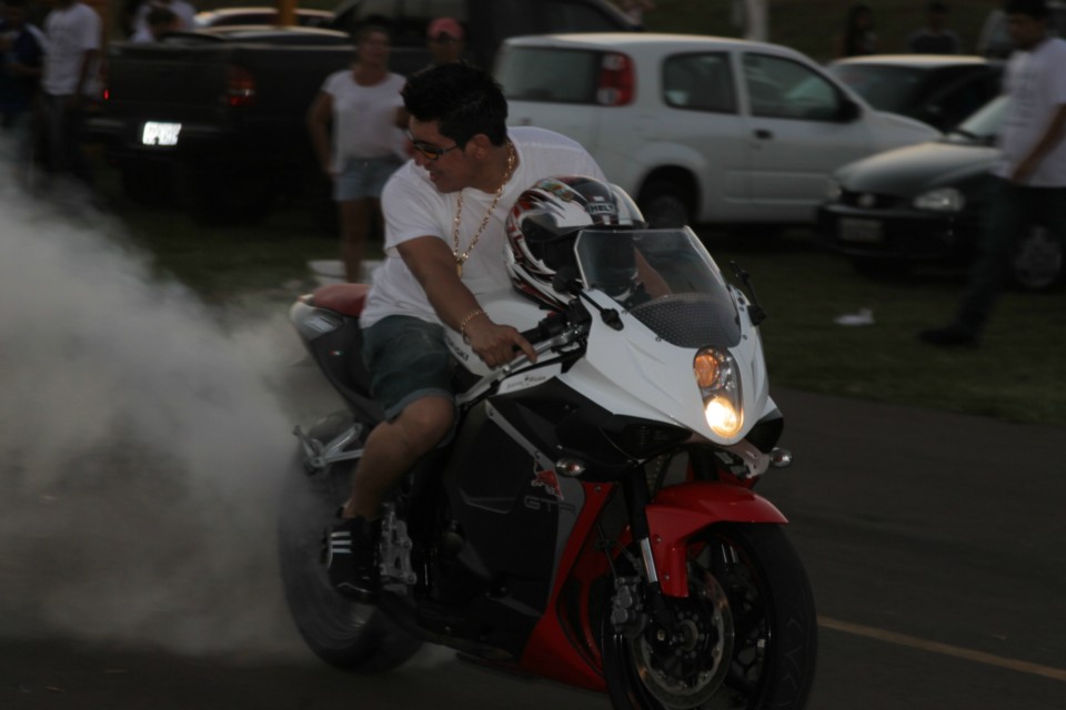 Muita adrenalina e emoção marca apresentação da equipe de Jorge Negretti em Três Lagoas Muita adrenalina e emoção marca apresentação da equipe de Jorge Negretti em Três Lagoas