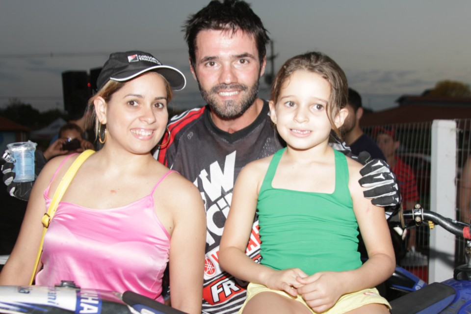 Muita adrenalina e emoção marca apresentação da equipe de Jorge Negretti em Três Lagoas Muita adrenalina e emoção marca apresentação da equipe de Jorge Negretti em Três Lagoas