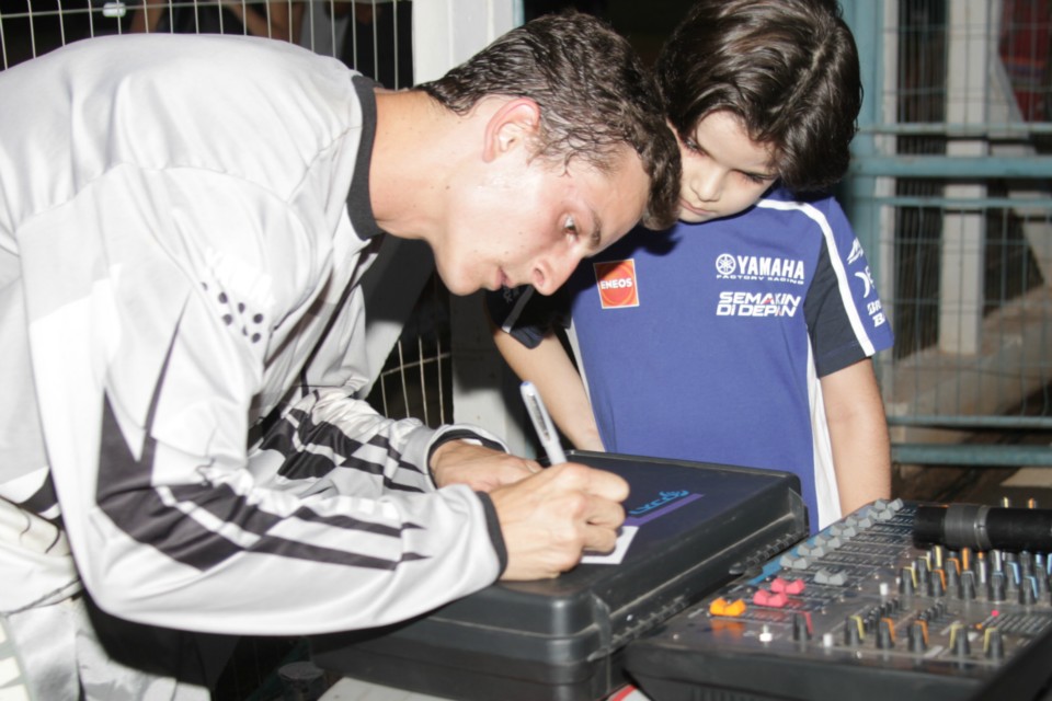 Muita adrenalina e emoção marca apresentação da equipe de Jorge Negretti em Três Lagoas Muita adrenalina e emoção marca apresentação da equipe de Jorge Negretti em Três Lagoas