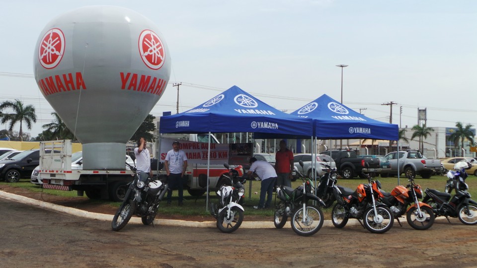 Feira de carros antigos atrai bom público ao Parque de Exposições Feira de carros antigos atrai bom público ao Parque de Exposições