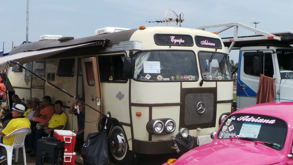 Feira de carros antigos atrai bom público ao Parque de Exposições Feira de carros antigos atrai bom público ao Parque de Exposições