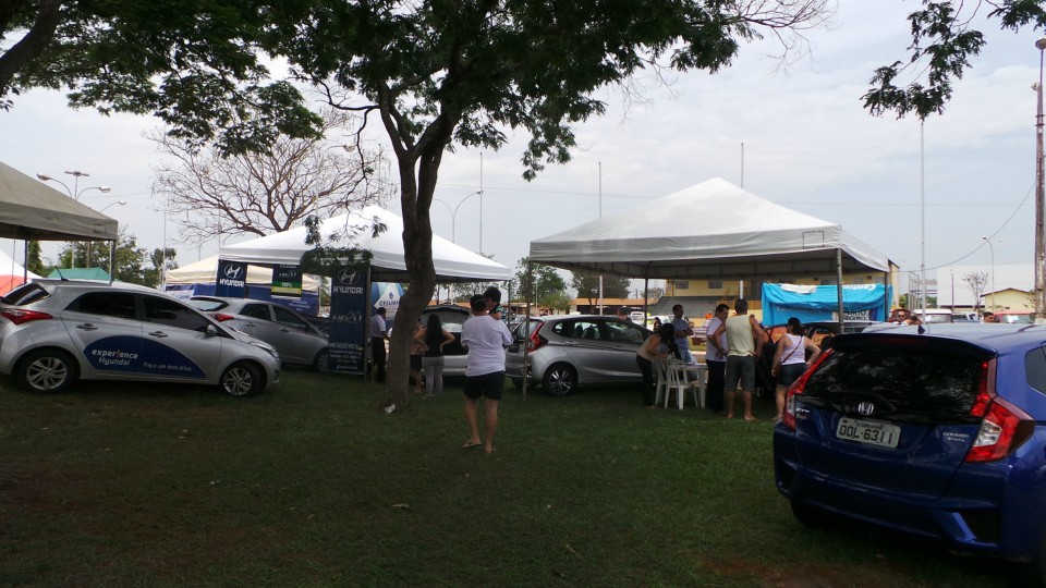 Feira de carros antigos atrai bom público ao Parque de Exposições Feira de carros antigos atrai bom público ao Parque de Exposições