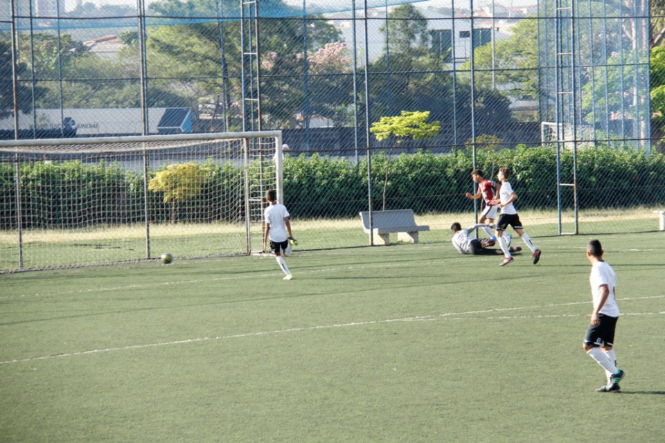 Meninos de projeto de Três Lagoas vivem sonho de jogar contra o Corinthians e Ponte Preta Meninos de projeto de Três Lagoas vivem sonho de jogar contra o Corinthians e Ponte Preta