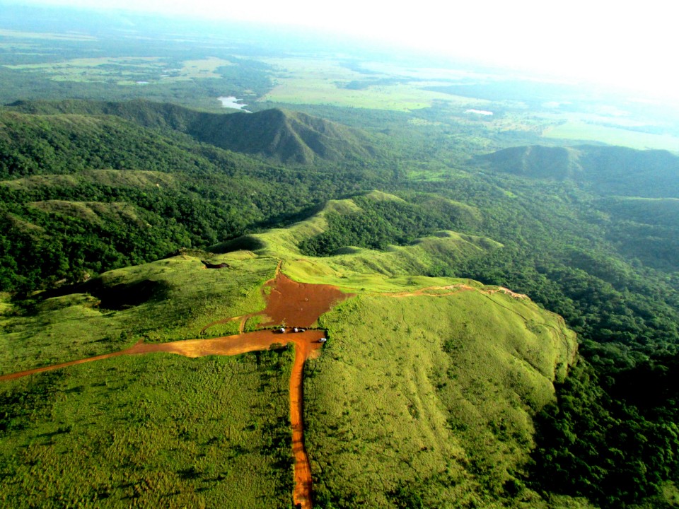 Piloto de paramotor de Três Lagoas desbrava Chapada dos Guimarães