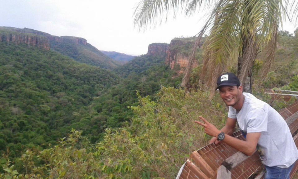 Piloto de paramotor de Três Lagoas desbrava Chapada dos Guimarães