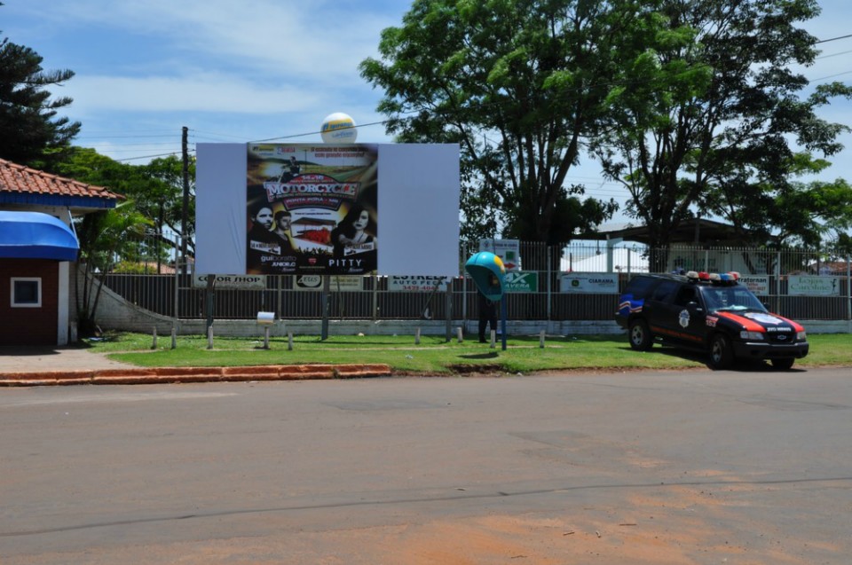 Motociclistas chegam à fronteira para o "Motorcycle 2014"