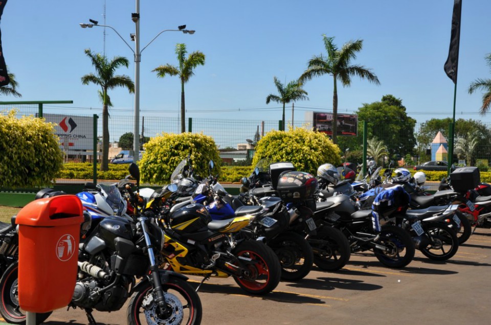 Motociclistas chegam à fronteira para o "Motorcycle 2014"