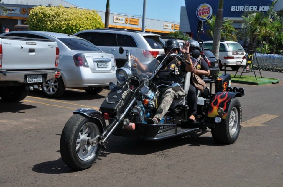 Motociclistas chegam à fronteira para o "Motorcycle 2014"