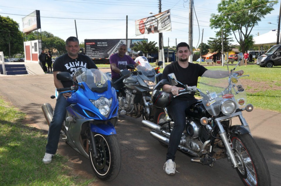 Motociclistas chegam à fronteira para o "Motorcycle 2014"