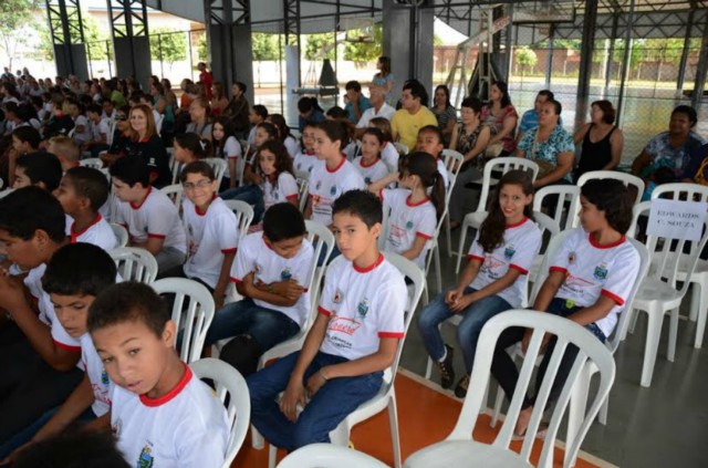 Prefeita Marcia Moura prestigia formatura de alunos do Proerd