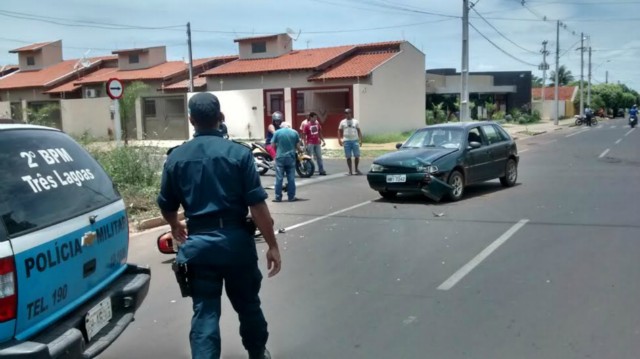 Na contra mão, idoso atropela motociclista no Santos Dumont