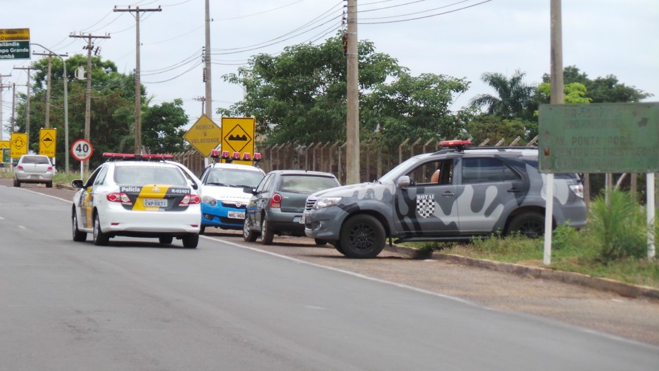 Sem receber rescisões trabalhadores fecham duas importantes rodovias de Três Lagoas