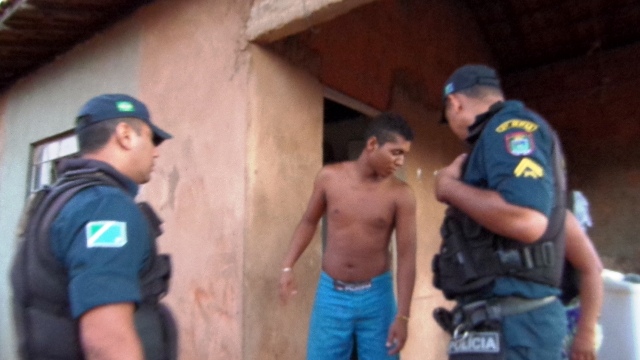 Pancadaria e golpes de caco de vidro durante briga, após bebedeira na Vila Verde