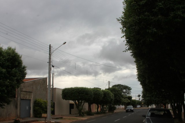 AGORA: céu parcialmente nublado em Três Lagoas