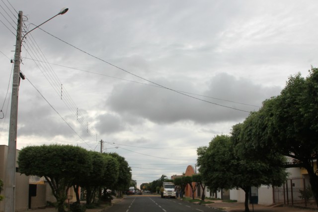 AGORA: céu parcialmente nublado em Três Lagoas