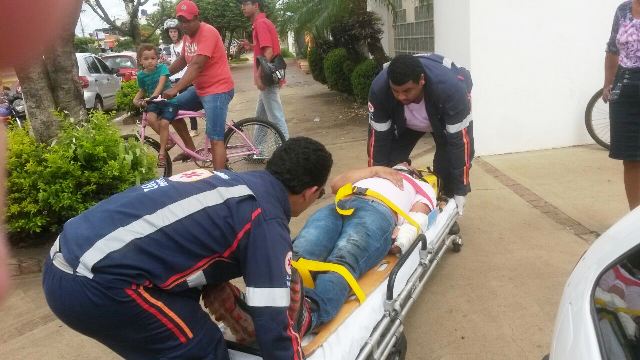 Acidente na Avenida Capitão Olinto Mancini deixa motociclista ferido
