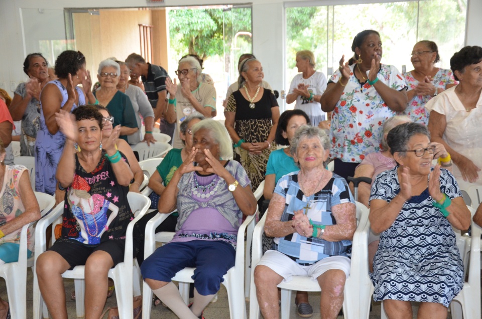 Centro de convivência “Tia Nega” realiza ação alusiva ao Dia da Mulher