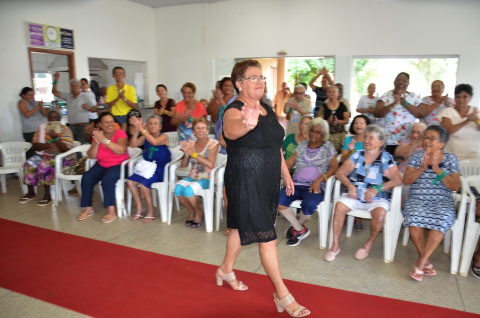 Centro de convivência “Tia Nega” realiza ação alusiva ao Dia da Mulher