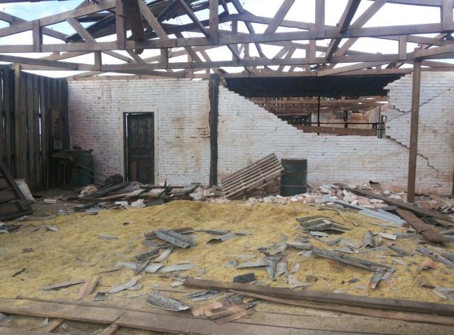 Populares flagram 'tornado' e destruição em área rural