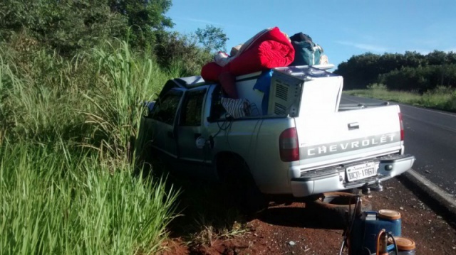 Funcionário público e cantor morrem em colisão de Parati e caminhonete, na BR-158