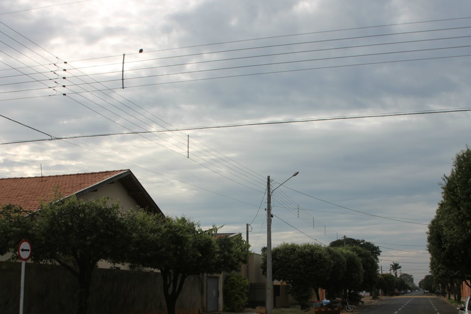 Com tempo nublado, há previsão de pouca chuva para hoje em Três Lagoas