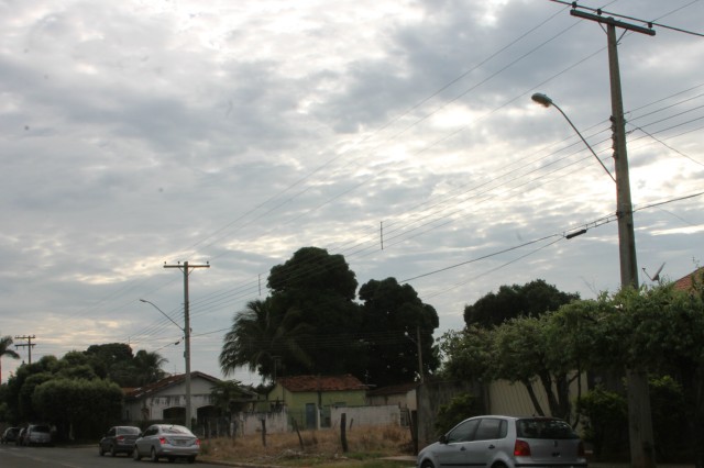 Com tempo nublado, há previsão de pouca chuva para hoje em Três Lagoas