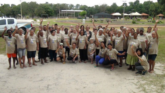 Cerca de 50 idosos assistidos pelo CRAS Vila Piloto participam de passeio no Balneário Municipal