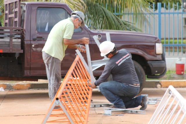 Sede do 2° BPM começa a instalar torre de recepção do projeto de vídeomonitoramento