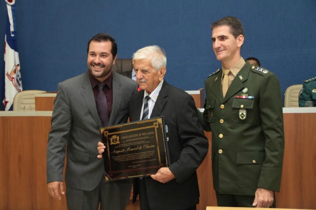 2ª Cia do Exército e febianos foram homenageados no Legislativo