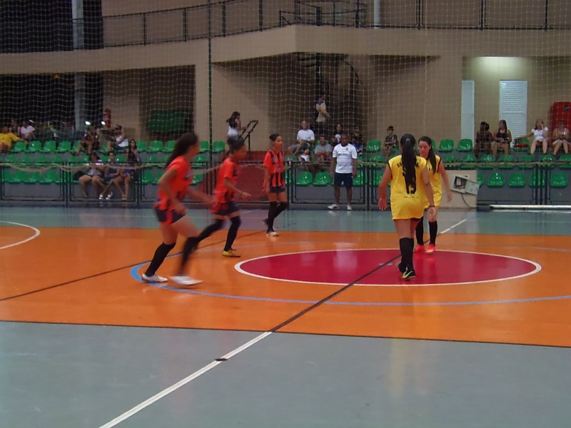 Equipes da escola JODAFI vencem as finais do futsal dos JETS