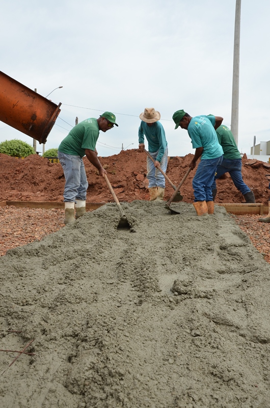 DITS soluciona acúmulo de água na Rua Antônio Estevan Leal