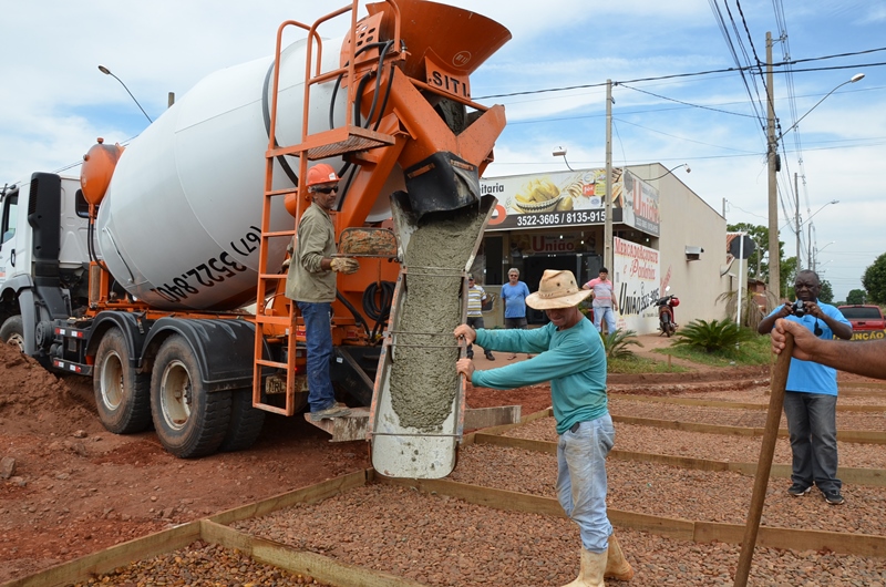 DITS soluciona acúmulo de água na Rua Antônio Estevan Leal