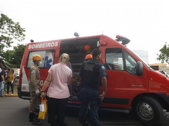 Acidente entre moto e bicicleta mobiliza Corpo de Bombeiros e PM