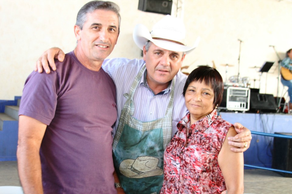 Deputado Ângelo Guerreiro vira cozinheiro em almoço beneficente