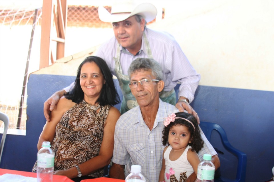 Deputado Ângelo Guerreiro vira cozinheiro em almoço beneficente