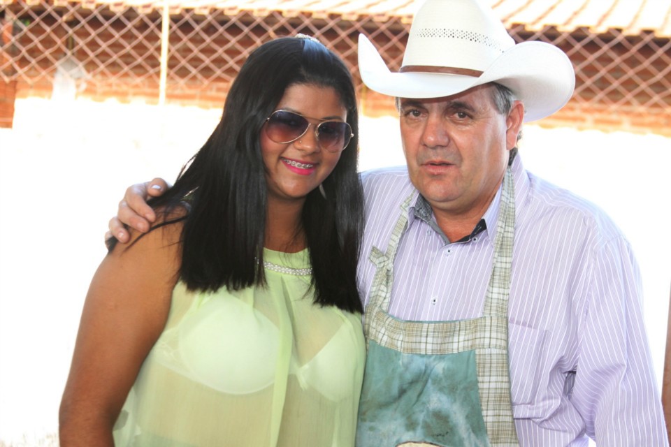 Deputado Ângelo Guerreiro vira cozinheiro em almoço beneficente