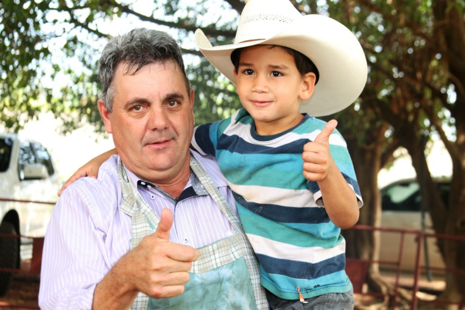 Deputado Ângelo Guerreiro vira cozinheiro em almoço beneficente